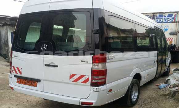 Acheter Occasion Voiture Mercedes‒Benz Viano Blanc à Douala, Littoral Cameroon Acheter Occasion Voiture Mercedes‒Benz Viano Blanc à Douala, Littoral Cameroon