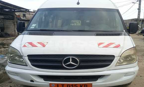 Acheter Occasion Voiture Mercedes‒Benz Viano Blanc à Douala, Littoral Cameroon Acheter Occasion Voiture Mercedes‒Benz Viano Blanc à Douala, Littoral Cameroon