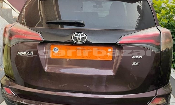 Sayi Sabo Toyota RAV4 Sauran Mota in Yaounde a Babban Kamaru Sayi Sabo Toyota RAV4 Sauran Mota in Yaounde a Babban Kamaru