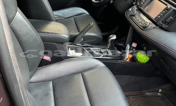 Sayi Sabo Toyota RAV4 Sauran Mota in Yaounde a Babban Kamaru Sayi Sabo Toyota RAV4 Sauran Mota in Yaounde a Babban Kamaru