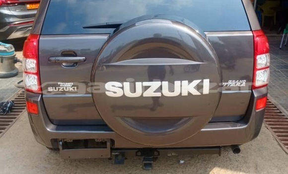 Sayi Sabo Suzuki Vitara Sauran Mota in Douala a Ƙasar Kamaru