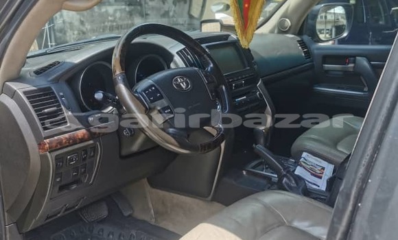 Buy Used Toyota Land Cruiser Silver Car in Douala in Littoral Cameroon Buy Used Toyota Land Cruiser Silver Car in Douala in Littoral Cameroon