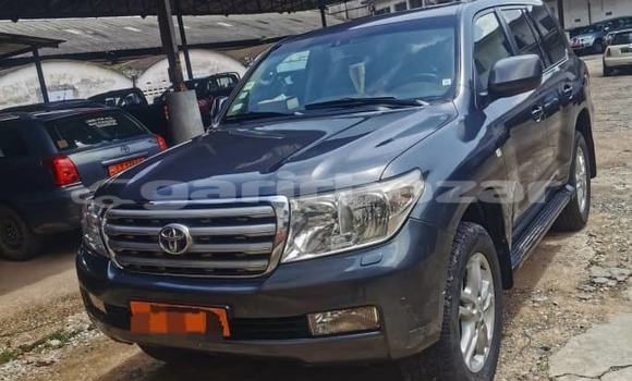 Buy Used Toyota Land Cruiser Silver Car in Douala in Littoral Cameroon Buy Used Toyota Land Cruiser Silver Car in Douala in Littoral Cameroon