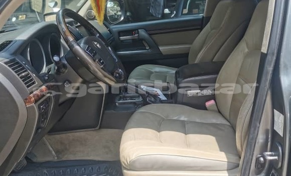 Buy Used Toyota Land Cruiser Silver Car in Douala in Littoral Cameroon Buy Used Toyota Land Cruiser Silver Car in Douala in Littoral Cameroon