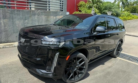 Sayi Na hannu Cadillac Escalade Black Mota in Douala a Ƙasar Kamaru