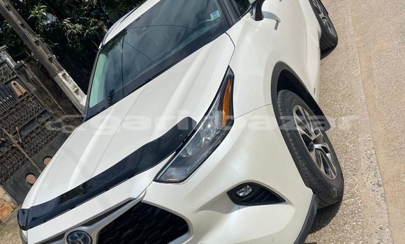 Acheter Occasion Voiture Toyota Highlander Blanc à Douala, Littoral Cameroon