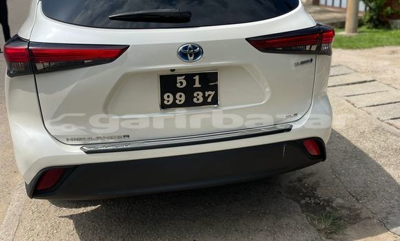 Acheter Occasion Voiture Toyota Highlander Blanc à Douala, Littoral Cameroon Acheter Occasion Voiture Toyota Highlander Blanc à Douala, Littoral Cameroon