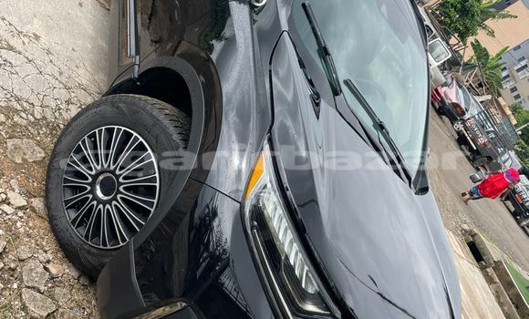 Acheter Occasion Voiture Toyota Hilux Surf Noir à Douala, Littoral Cameroon Acheter Occasion Voiture Toyota Hilux Surf Noir à Douala, Littoral Cameroon