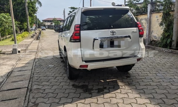 Acheter Occasion Voiture Toyota Land Cruiser Blanc à Douala, Littoral Cameroon Acheter Occasion Voiture Toyota Land Cruiser Blanc à Douala, Littoral Cameroon
