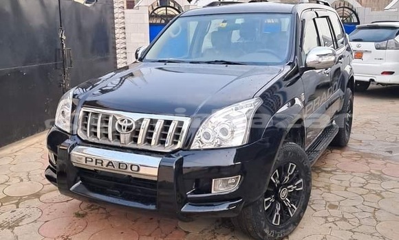 Sayi Sabo Toyota Land Cruiser Prado Black Mota in Douala a Ƙasar Kamaru Sayi Sabo Toyota Land Cruiser Prado Black Mota in Douala a Ƙasar Kamaru