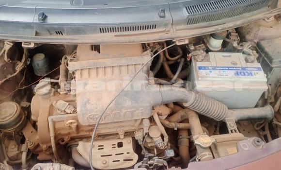 Acheter Neuf Voiture Toyota Yaris Rouge à Yaoundé, Central Cameroon Acheter Neuf Voiture Toyota Yaris Rouge à Yaoundé, Central Cameroon