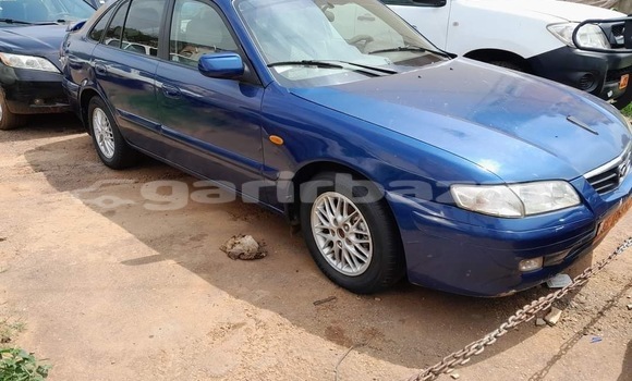 Sayi Na hannu Mazda 626 Blue Mota in Yaounde a Babban Kamaru