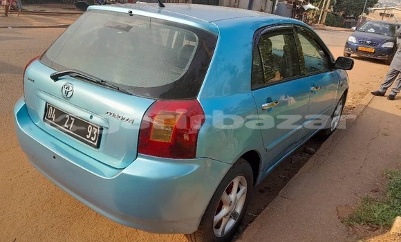 Sayi Na hannu Toyota Corolla Blue Mota in Yaounde a Babban Kamaru