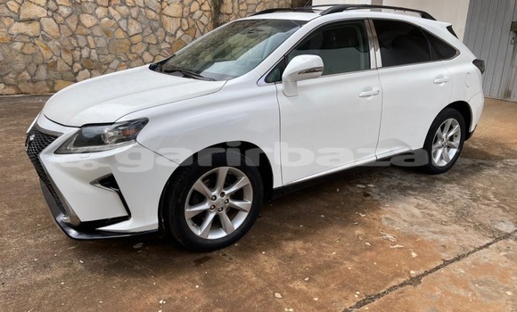 Sayi Sabo Lexus RX 350 White Mota in Yaounde a Babban Kamaru Sayi Sabo Lexus RX 350 White Mota in Yaounde a Babban Kamaru