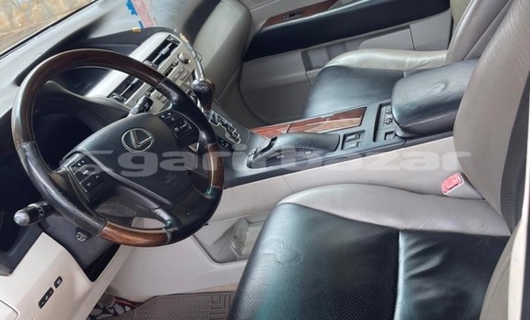 Sayi Sabo Lexus RX 350 White Mota in Yaounde a Babban Kamaru Sayi Sabo Lexus RX 350 White Mota in Yaounde a Babban Kamaru