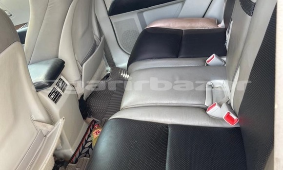 Sayi Sabo Lexus RX 350 White Mota in Yaounde a Babban Kamaru Sayi Sabo Lexus RX 350 White Mota in Yaounde a Babban Kamaru