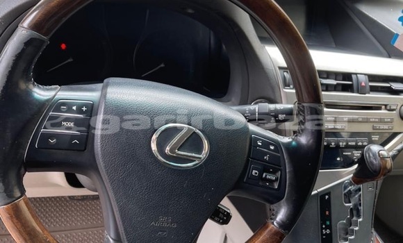 Sayi Sabo Lexus RX 350 White Mota in Yaounde a Babban Kamaru Sayi Sabo Lexus RX 350 White Mota in Yaounde a Babban Kamaru