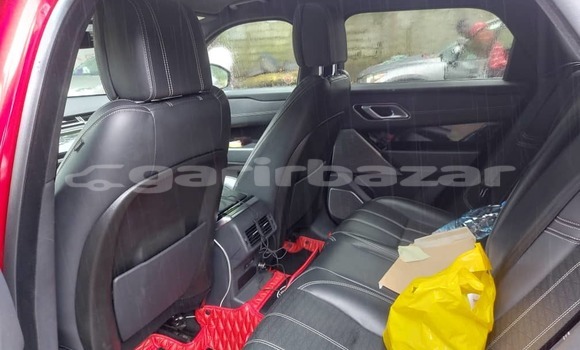 Sayi Na hannu Land Rover Range Rover Velar Red Mota in Douala a Ƙasar Kamaru Sayi Na hannu Land Rover Range Rover Velar Red Mota in Douala a Ƙasar Kamaru