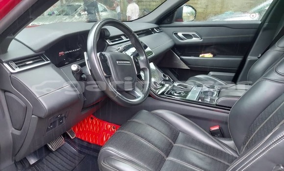 Sayi Na hannu Land Rover Range Rover Velar Red Mota in Douala a Ƙasar Kamaru Sayi Na hannu Land Rover Range Rover Velar Red Mota in Douala a Ƙasar Kamaru