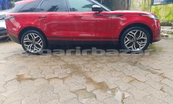Sayi Na hannu Land Rover Range Rover Velar Red Mota in Douala a Ƙasar Kamaru Sayi Na hannu Land Rover Range Rover Velar Red Mota in Douala a Ƙasar Kamaru
