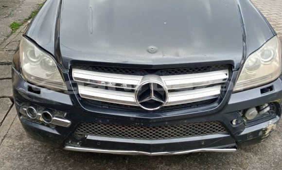 Sayi Na hannu Mercedes‒Benz CL–Class Sauran Mota in Douala a Ƙasar Kamaru