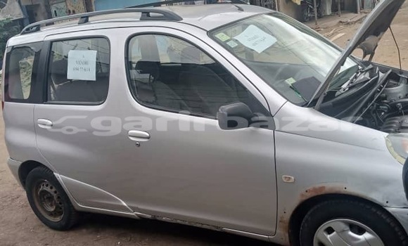 Sayi Sabo Toyota Yaris Verso Sauran Mota in Douala a Ƙasar Kamaru Sayi Sabo Toyota Yaris Verso Sauran Mota in Douala a Ƙasar Kamaru