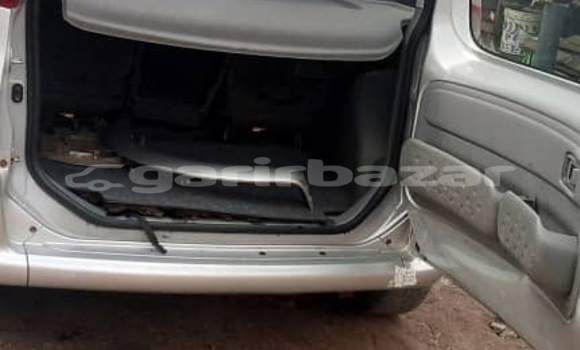 Sayi Sabo Toyota Yaris Verso Sauran Mota in Douala a Ƙasar Kamaru Sayi Sabo Toyota Yaris Verso Sauran Mota in Douala a Ƙasar Kamaru