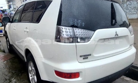Acheter Import Voiture Mitsubishi Outlander Blanc à Douala, Littoral Cameroon Acheter Import Voiture Mitsubishi Outlander Blanc à Douala, Littoral Cameroon