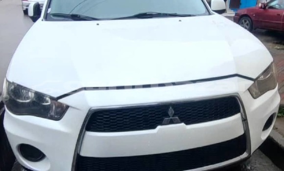 Acheter Import Voiture Mitsubishi Outlander Blanc à Douala, Littoral Cameroon Acheter Import Voiture Mitsubishi Outlander Blanc à Douala, Littoral Cameroon