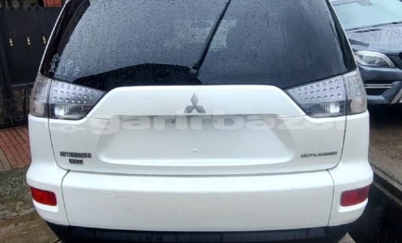 Acheter Import Voiture Mitsubishi Outlander Blanc à Douala, Littoral Cameroon Acheter Import Voiture Mitsubishi Outlander Blanc à Douala, Littoral Cameroon