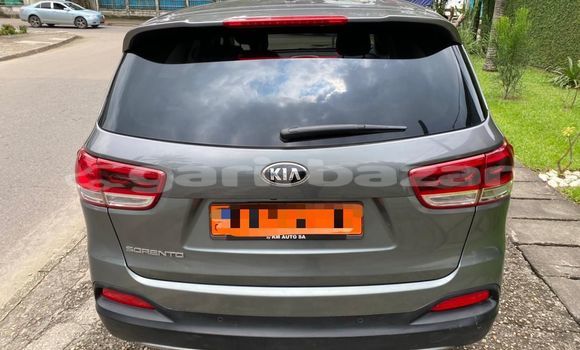 Sayi Na hannu Kia Sorento Azurfa Mota in Douala a Ƙasar Kamaru Sayi Na hannu Kia Sorento Azurfa Mota in Douala a Ƙasar Kamaru