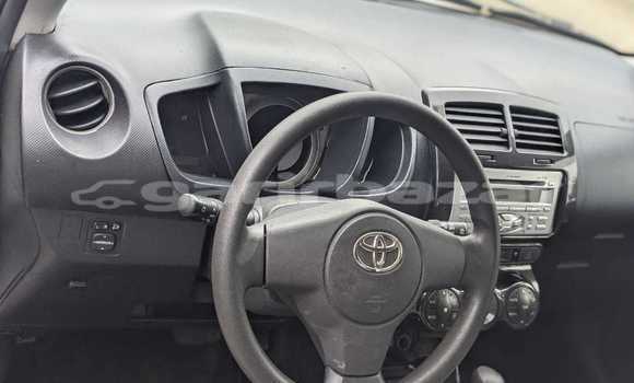 Sayi Imported Toyota IST White Mota in Douala a Ƙasar Kamaru
