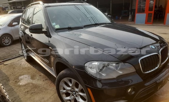 Sayi Imported BMW X5 Black Mota in Douala a Ƙasar Kamaru Sayi Imported BMW X5 Black Mota in Douala a Ƙasar Kamaru