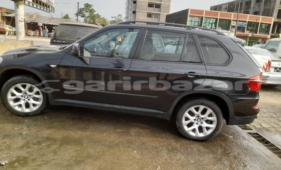 Sayi Imported BMW X5 Black Mota in Douala a Ƙasar Kamaru Sayi Imported BMW X5 Black Mota in Douala a Ƙasar Kamaru