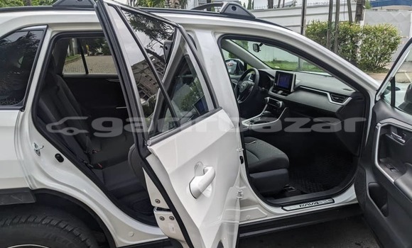 Acheter Neuf Voiture Toyota RAV4 Blanc à Douala, Littoral Cameroon Acheter Neuf Voiture Toyota RAV4 Blanc à Douala, Littoral Cameroon