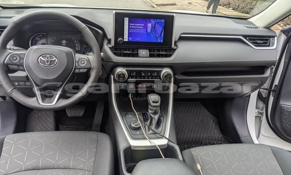 Acheter Neuf Voiture Toyota RAV4 Blanc à Douala, Littoral Cameroon Acheter Neuf Voiture Toyota RAV4 Blanc à Douala, Littoral Cameroon