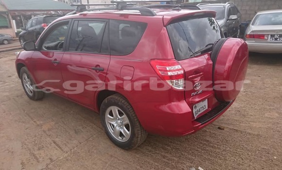 Acheter Occasion Voiture Toyota RAV4 Rouge à Yaoundé, Central Cameroon Acheter Occasion Voiture Toyota RAV4 Rouge à Yaoundé, Central Cameroon