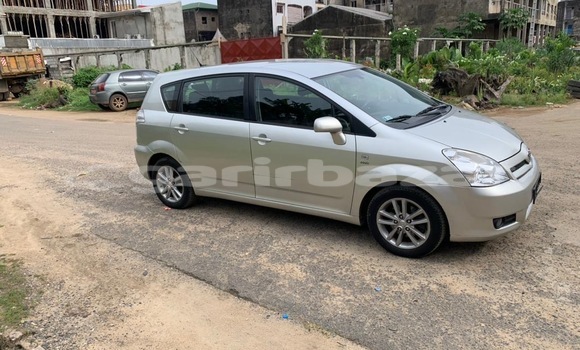 Acheter Neuf Voiture Toyota Corolla Verso Gris à Douala, Littoral Cameroon