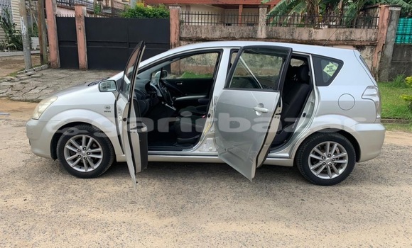 Acheter Neuf Voiture Toyota Corolla Verso Gris à Douala, Littoral Cameroon Acheter Neuf Voiture Toyota Corolla Verso Gris à Douala, Littoral Cameroon