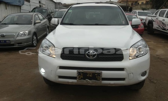 Acheter Neuf Voiture Toyota RAV4 Blanc à Yaoundé, Central Cameroon Acheter Neuf Voiture Toyota RAV4 Blanc à Yaoundé, Central Cameroon
