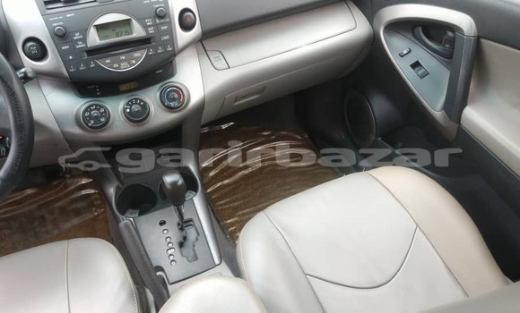 Acheter Neuf Voiture Toyota RAV4 Blanc à Yaoundé, Central Cameroon Acheter Neuf Voiture Toyota RAV4 Blanc à Yaoundé, Central Cameroon