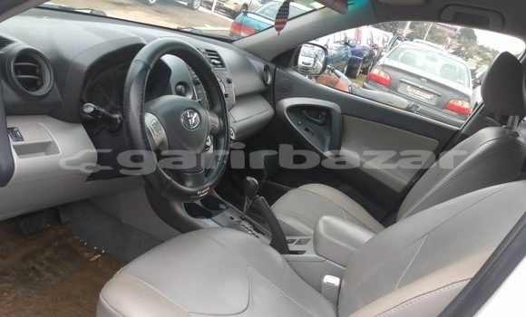 Acheter Neuf Voiture Toyota RAV4 Blanc à Yaoundé, Central Cameroon Acheter Neuf Voiture Toyota RAV4 Blanc à Yaoundé, Central Cameroon