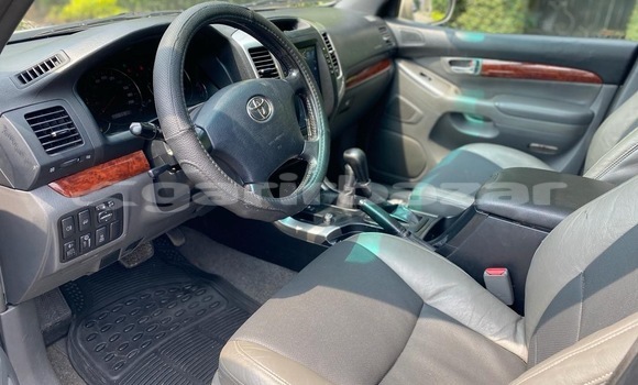 Sayi Sabo Toyota Land Cruiser Prado Sauran Mota in Douala a Ƙasar Kamaru Sayi Sabo Toyota Land Cruiser Prado Sauran Mota in Douala a Ƙasar Kamaru