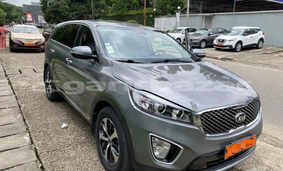 Sayi Na hannu Kia Sorento Azurfa Mota in Douala a Ƙasar Kamaru Sayi Na hannu Kia Sorento Azurfa Mota in Douala a Ƙasar Kamaru