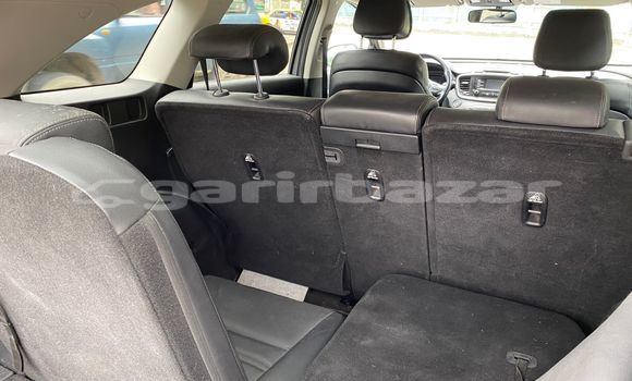 Sayi Na hannu Kia Sorento Azurfa Mota in Douala a Ƙasar Kamaru Sayi Na hannu Kia Sorento Azurfa Mota in Douala a Ƙasar Kamaru