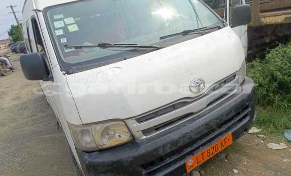 Buy Used Toyota Hiace White Car in Douala in Littoral Cameroon