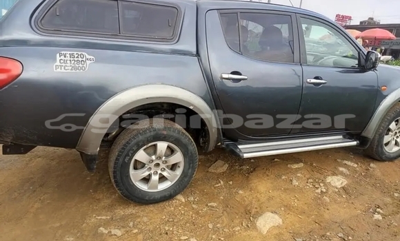 Acheter Occasion Voiture Mitsubishi L200 Bleu à Douala, Littoral Cameroon