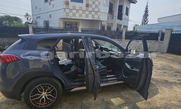 Buy Used Hyundai Tucson Blue Car in Douala in Littoral Cameroon Buy Used Hyundai Tucson Blue Car in Douala in Littoral Cameroon