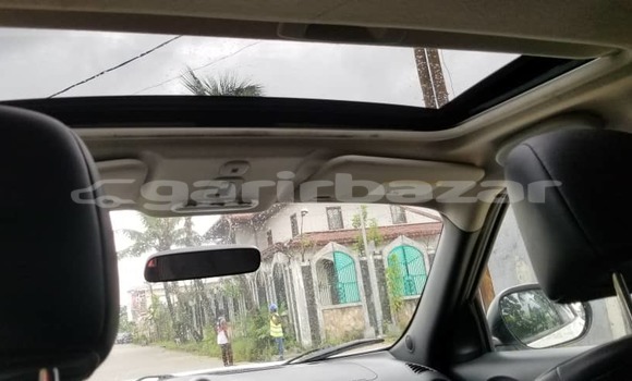 Sayi Imported Nissan Juke White Mota in Douala a Ƙasar Kamaru Sayi Imported Nissan Juke White Mota in Douala a Ƙasar Kamaru