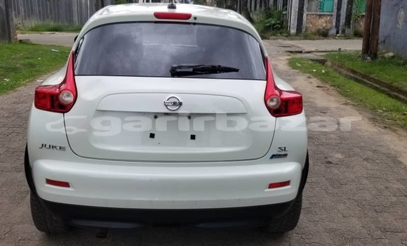 Sayi Imported Nissan Juke White Mota in Douala a Ƙasar Kamaru Sayi Imported Nissan Juke White Mota in Douala a Ƙasar Kamaru